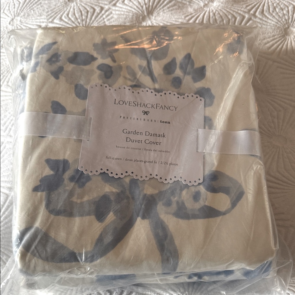 NWT POTTERY BARN TEEN  LOVE SHACK FANCY DUVET